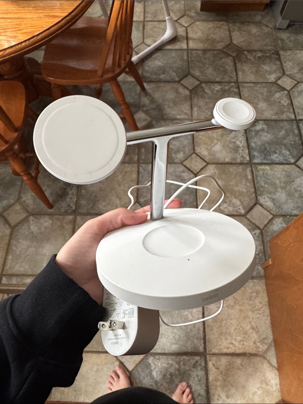 belkin White & Silver 3-in-1 Wireless Charging Stand MagSafe